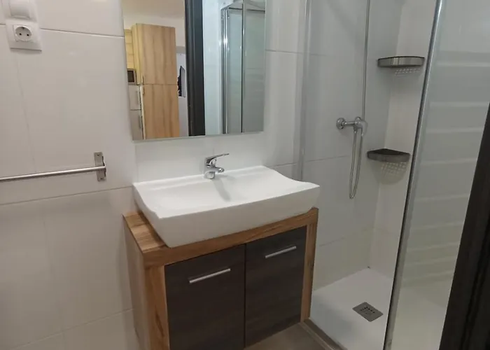 Full Equip. Apartment *